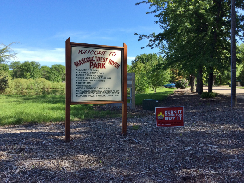 Campground Rules sign