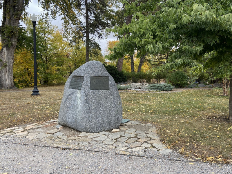 Statue-full-image