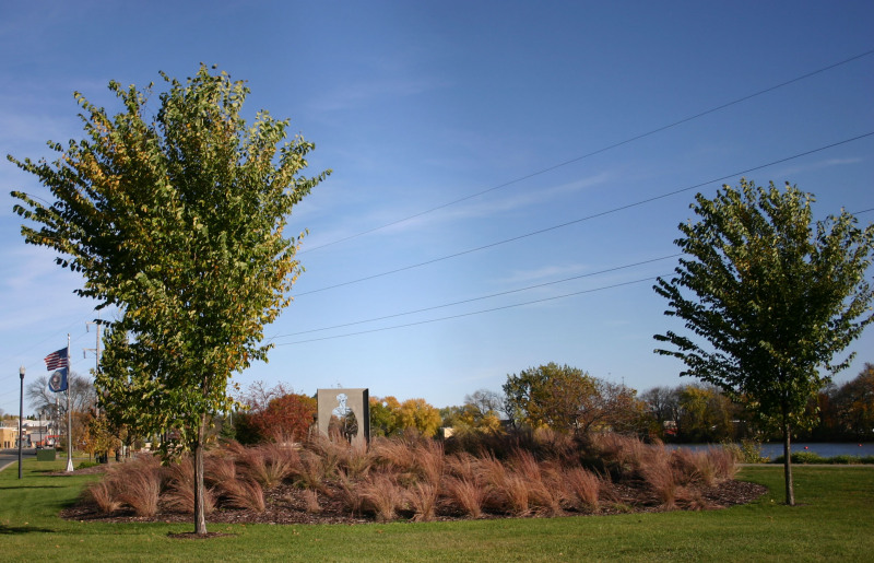 monument dedicated to fallen officers